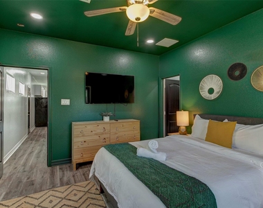 9816 Masterson Street - Photo Thumbnail 11