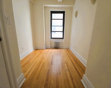 2nd Avenue - Photo Thumbnail 6
