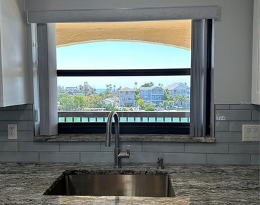 12500 Capri Cir N - Photo Thumbnail 7