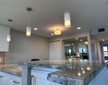 12500 Capri Cir N - Photo Thumbnail 13
