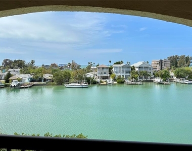 12500 Capri Cir N - Photo Thumbnail 39