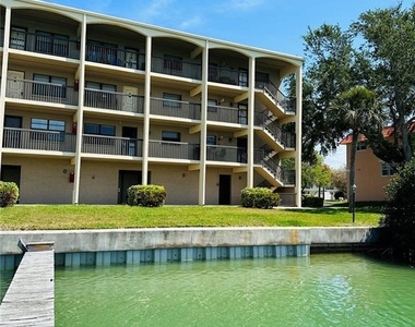 12500 Capri Cir N - Photo Thumbnail 46