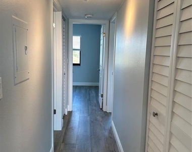 12500 Capri Cir N - Photo Thumbnail 18