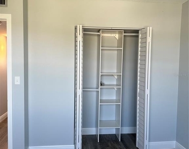 12500 Capri Cir N - Photo Thumbnail 25