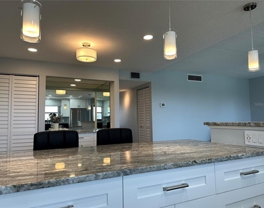 12500 Capri Cir N - Photo Thumbnail 14