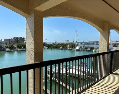 12500 Capri Cir N - Photo Thumbnail 29