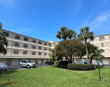 12500 Capri Cir N - Photo Thumbnail 53
