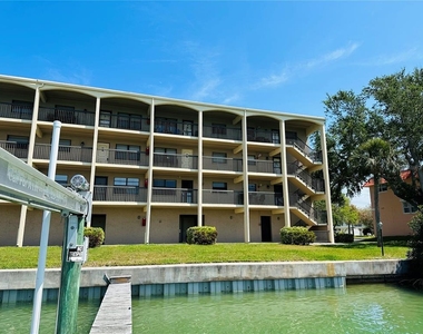 12500 Capri Cir N - Photo Thumbnail 45