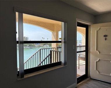12500 Capri Cir N - Photo Thumbnail 30