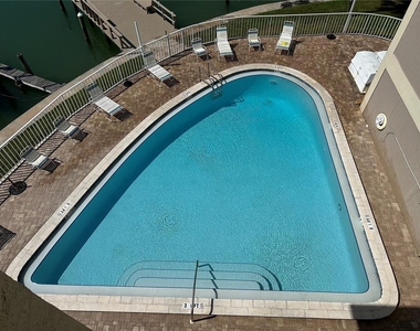 12500 Capri Cir N - Photo Thumbnail 33