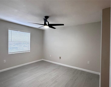 3016 Parkway Boulevard - Photo Thumbnail 16