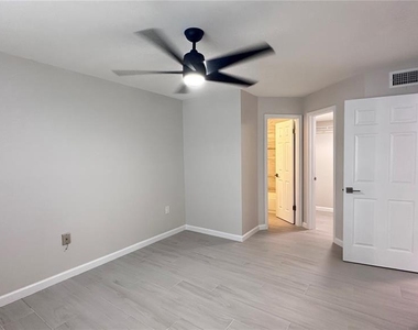 3016 Parkway Boulevard - Photo Thumbnail 13