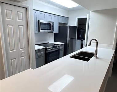 3016 Parkway Boulevard - Photo Thumbnail 7