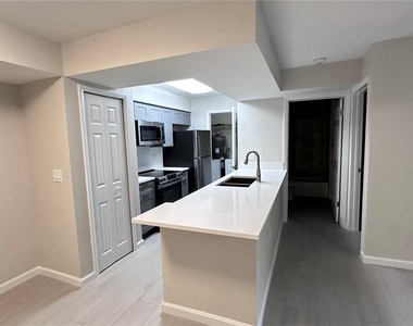 3016 Parkway Boulevard - Photo Thumbnail 6