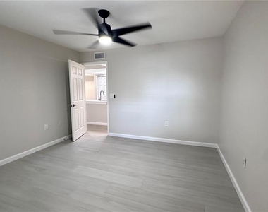 3016 Parkway Boulevard - Photo Thumbnail 3