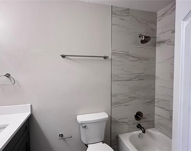 3016 Parkway Boulevard - Photo Thumbnail 15