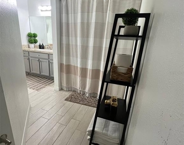 660 Swallowtail Drive - Photo Thumbnail 13