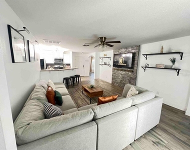 660 Swallowtail Drive - Photo Thumbnail 2