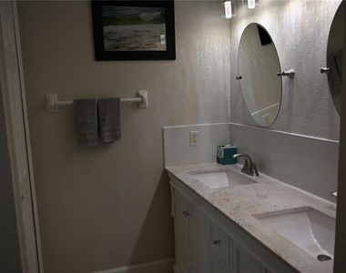 5378 Dunsmuir Road - Photo Thumbnail 12