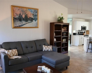 5378 Dunsmuir Road - Photo Thumbnail 32