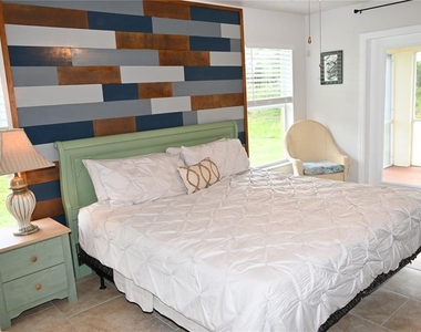 5378 Dunsmuir Road - Photo Thumbnail 8