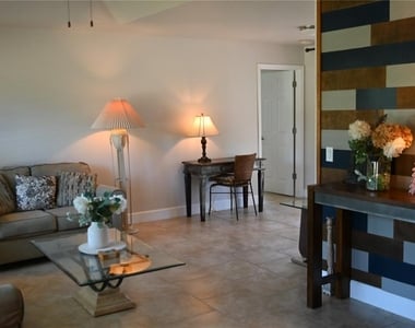 5378 Dunsmuir Road - Photo Thumbnail 4