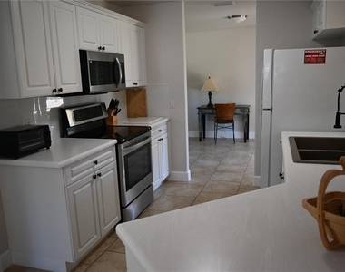 5378 Dunsmuir Road - Photo Thumbnail 17