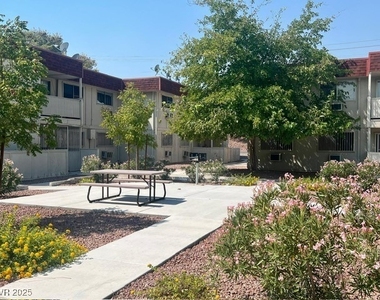 5346 Swenson Street - Photo Thumbnail 10