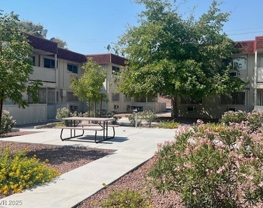5346 Swenson Street - Photo Thumbnail 12
