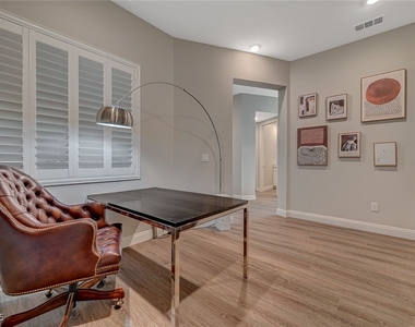9129 Las Manaitas Avenue - Photo Thumbnail 19