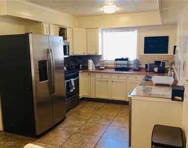 5108 Wilbur Street - Photo Thumbnail 12