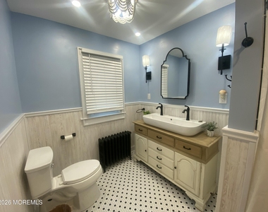 320 Sunset Drive S - Photo Thumbnail 13