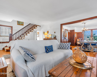 320 Sunset Drive S - Photo Thumbnail 1