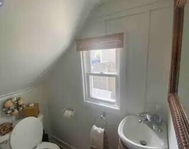 320 Sunset Drive S - Photo Thumbnail 9