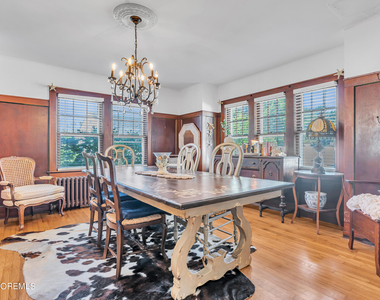 320 Sunset Drive S - Photo Thumbnail 2