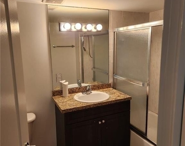 4775 Sw 62nd Avenue - Photo Thumbnail 5