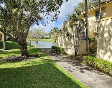 4775 Sw 62nd Avenue - Photo Thumbnail 2