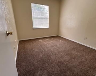 5221 Grovewood Street - Photo Thumbnail 7