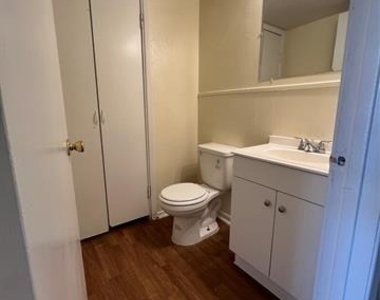 5221 Grovewood Street - Photo Thumbnail 3
