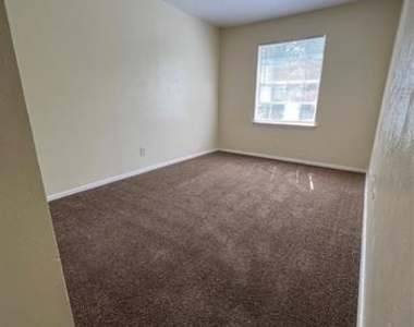 5221 Grovewood Street - Photo Thumbnail 6