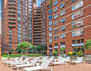 500 2nd Avenue - Photo Thumbnail 9