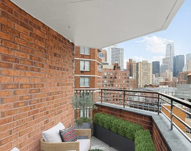 500 2nd Avenue - Photo Thumbnail 7