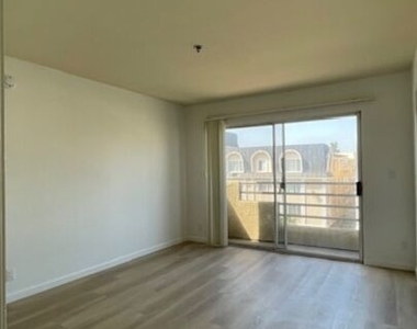 420 S Harvard Boulevard - Photo Thumbnail 13