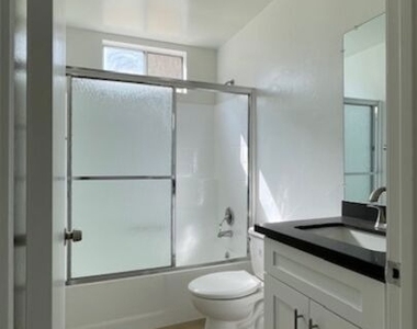 420 S Harvard Boulevard - Photo Thumbnail 12
