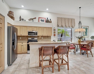 8671 Falcon Green Drive - Photo Thumbnail 6