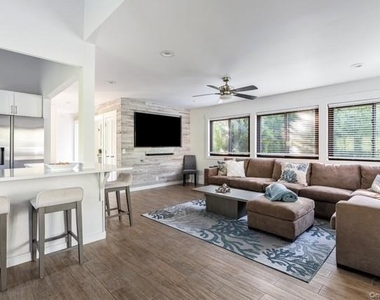 294 Wilmot Road - Photo Thumbnail 7