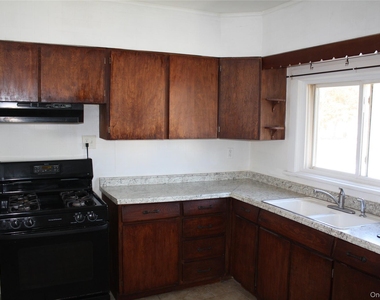 14 Liberty Street - Photo Thumbnail 2