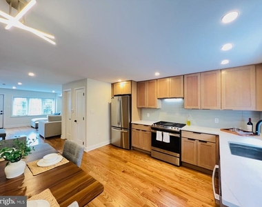 4735 Sheldon Street - Photo Thumbnail 6