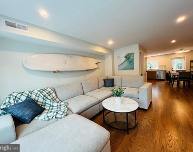 4735 Sheldon Street - Photo Thumbnail 3