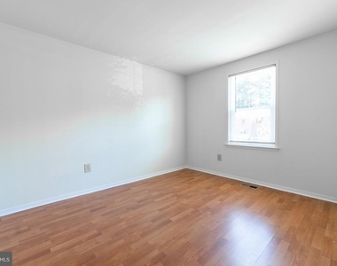 12136 Bentridge Place - Photo Thumbnail 12